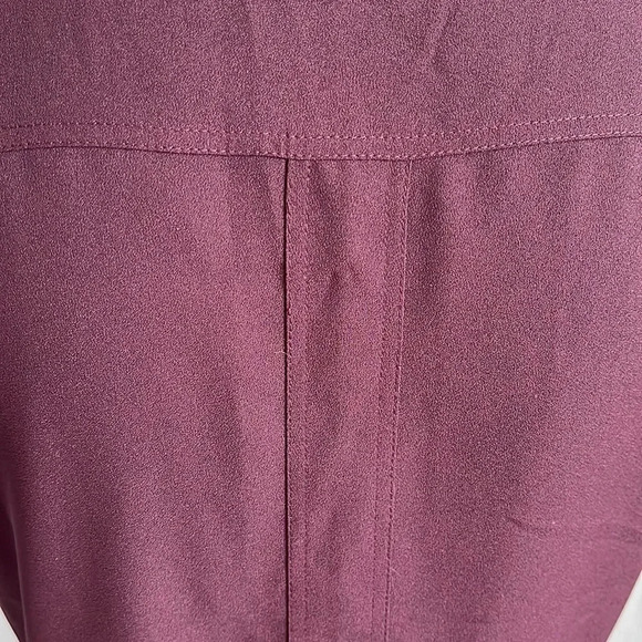 DKNY NWOT Front Lapel Gold Button Sleeveless Blouse, Size M - Picture 6 of 12